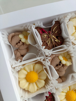 Шоколад ручной работы " Зайки и ромашки"