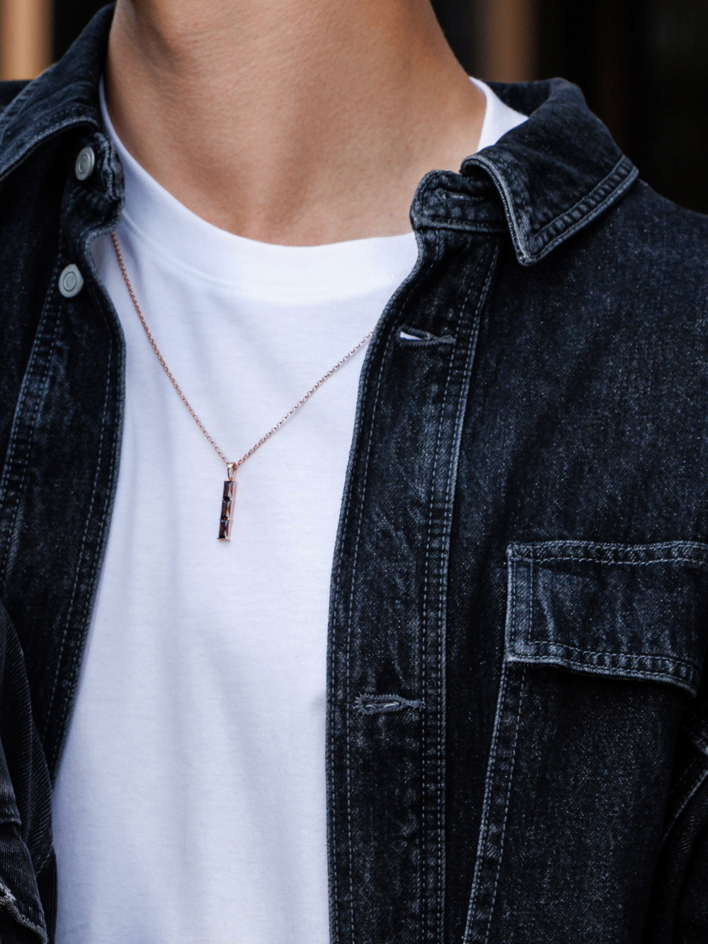 Подвес из серебра со вставками из розово-коричневых фианитов