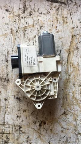 Мотор стеклоподъемника б/у левый MAN TGS