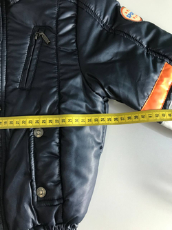 Куртка короткая, визуально на 4 года, новая