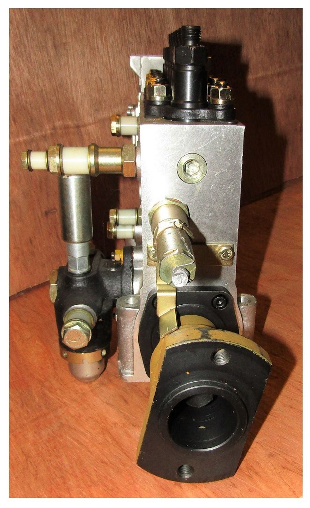 Насос топливный высокого давления MD-170 (BHT6P120R420,Fuel Pump high pressure )