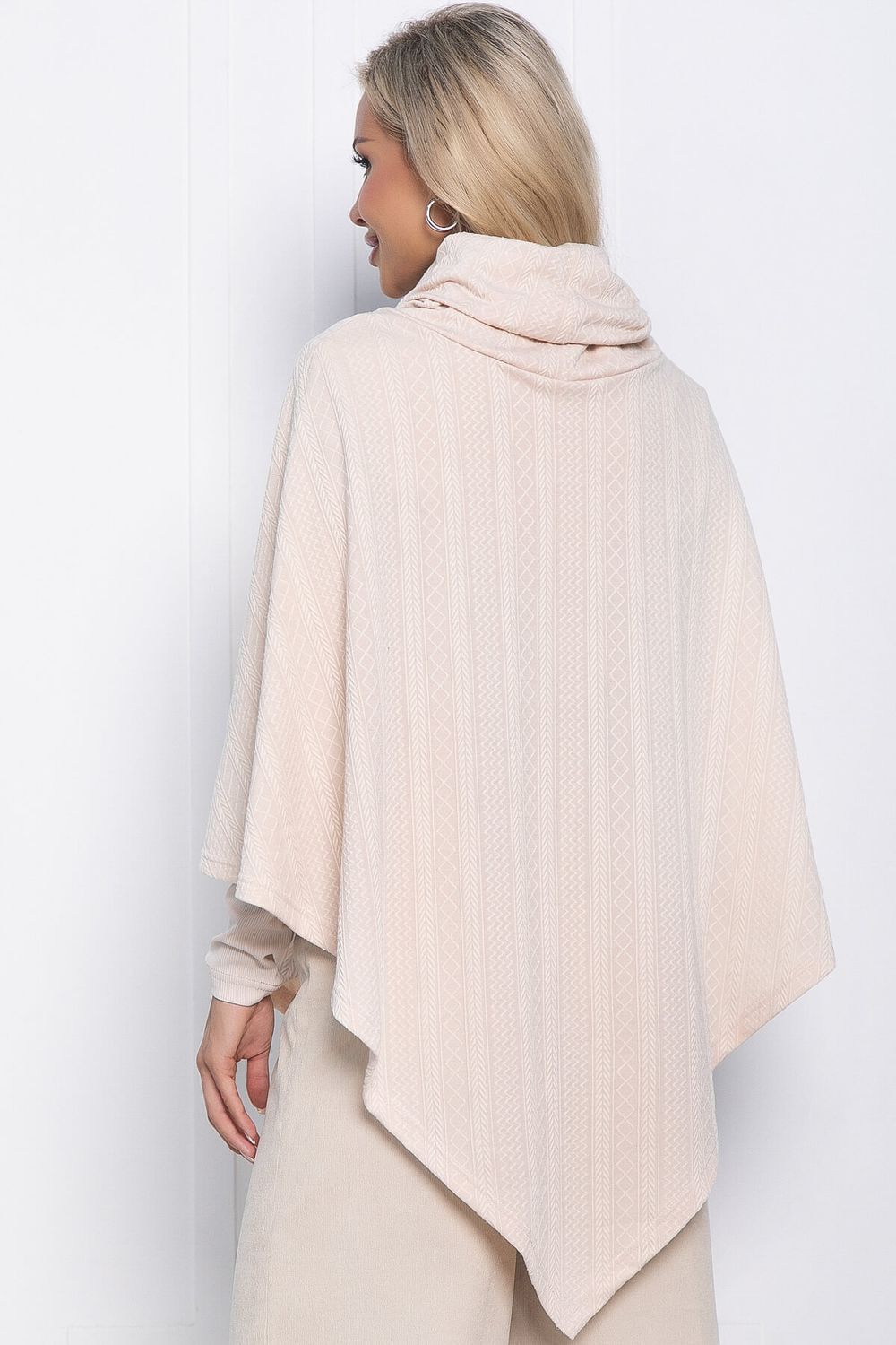 Пончо Арина (молочное) Б11008 LT Collection