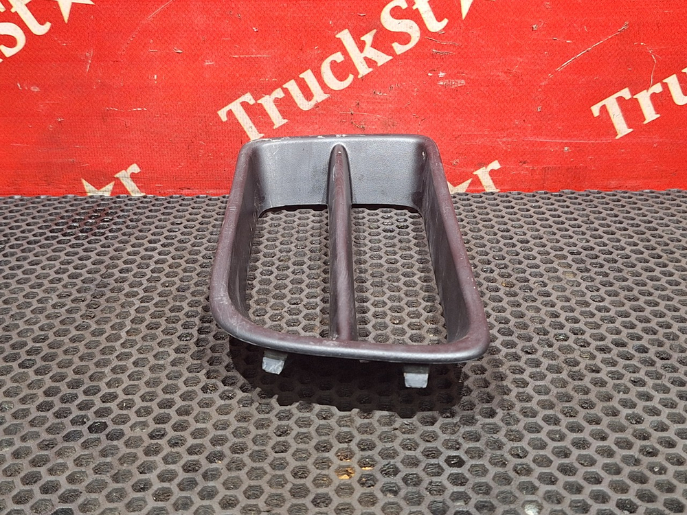 Накладка бампера левая