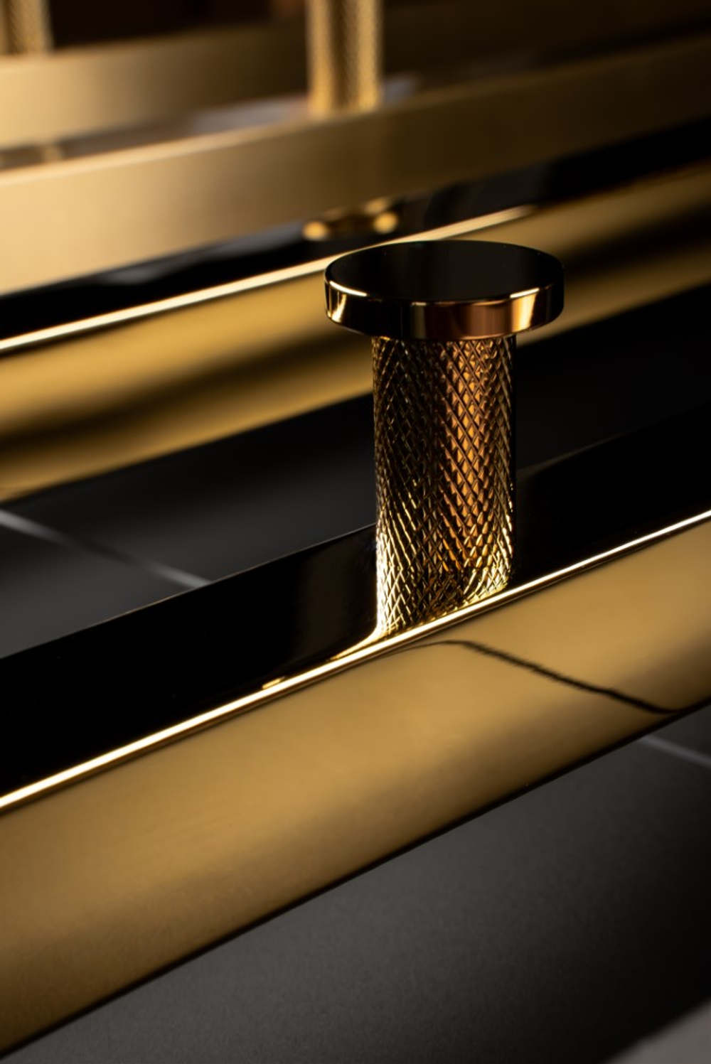 Полотенцесушитель электрический 2-трубы квадратный GOLD