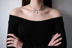 NNEO PEARLLY Кулон кристальный блик на шнурке