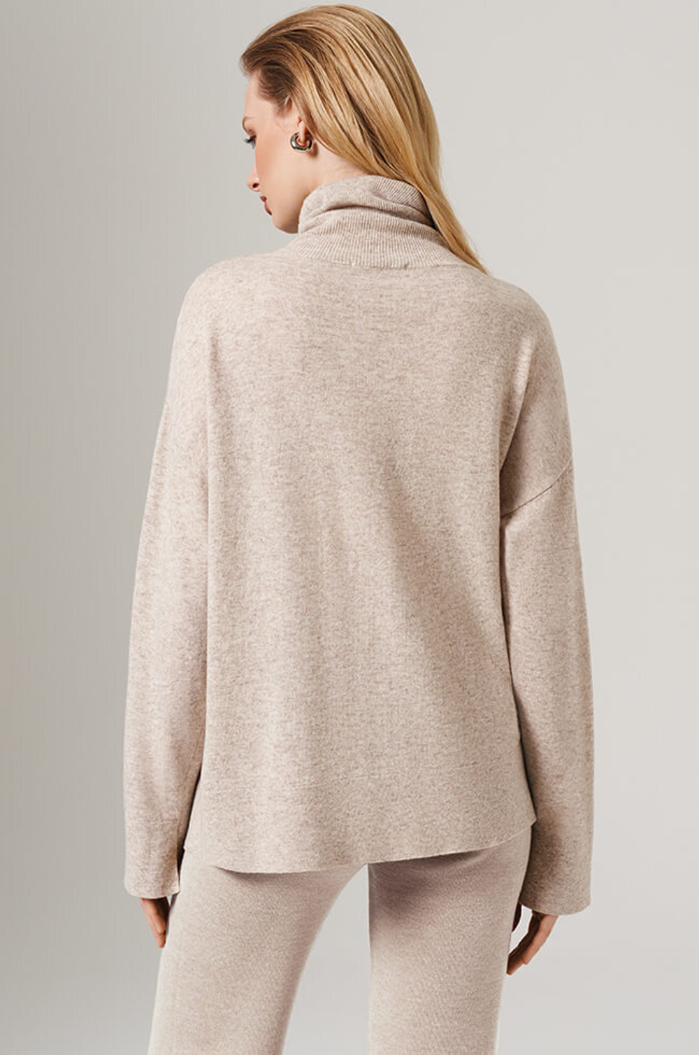 23116 Свитер женский (серо-бежевый меланж)