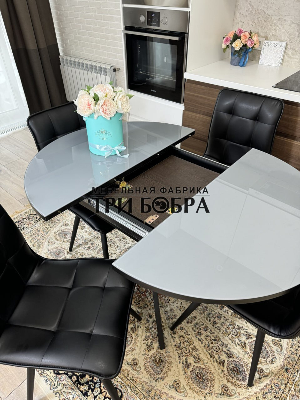 Круглый стеклянный раздвижной стол и стулья "ГУЧИ" черный