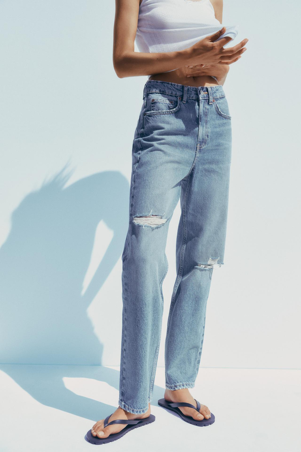 ZARA ДЖИНСЫ TRF MOM FIT С ВЫСОКОЙ ПОСАДКОЙ И РАЗРЕЗАМИ, МОРСКОЙ СИНИЙ