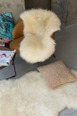 Подушка из натуральной овчины