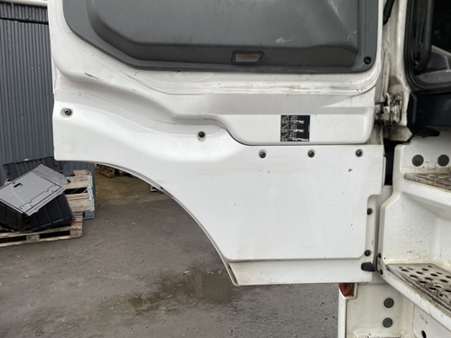 Продолжение двери левой