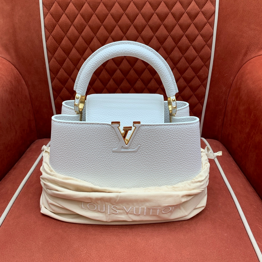 Louis Vuitton Capucines BB