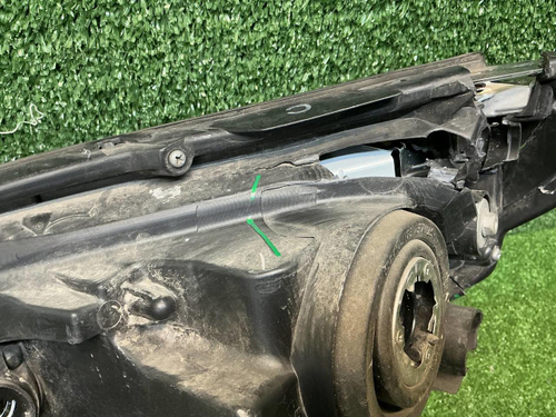 Фара правая Toyota RAV 4 CA40 (2015-2019) галоген