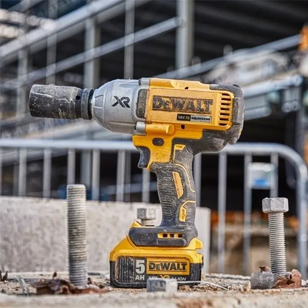 DeWalt DCF897N аккумуляторный гайковерт (без АКБ и ЗУ)