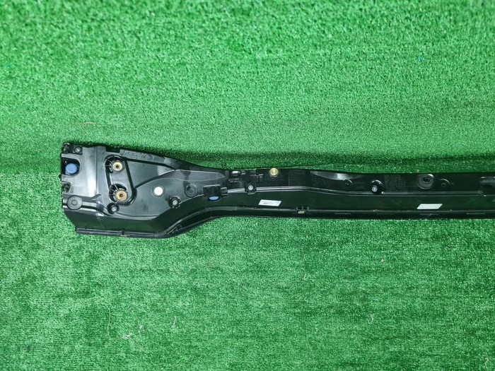 Фонарь крышки багажника Porsche Macan 95b (2018-2021)