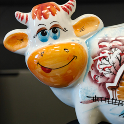 Копилка фарфоровая "Коровка" Зимняя деревня