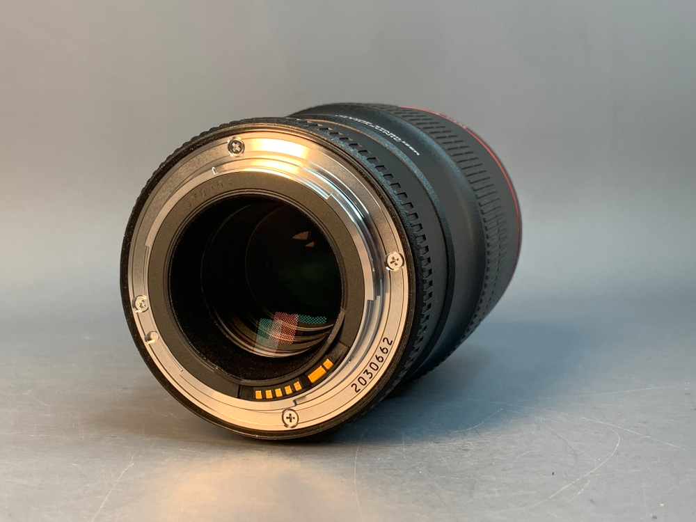 Canon EF 100mm 2.8L Macro IS USM