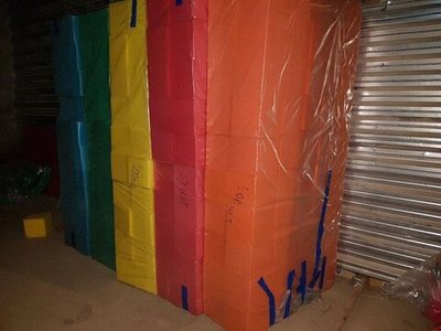 Кубики для поролоновой батутной ямы