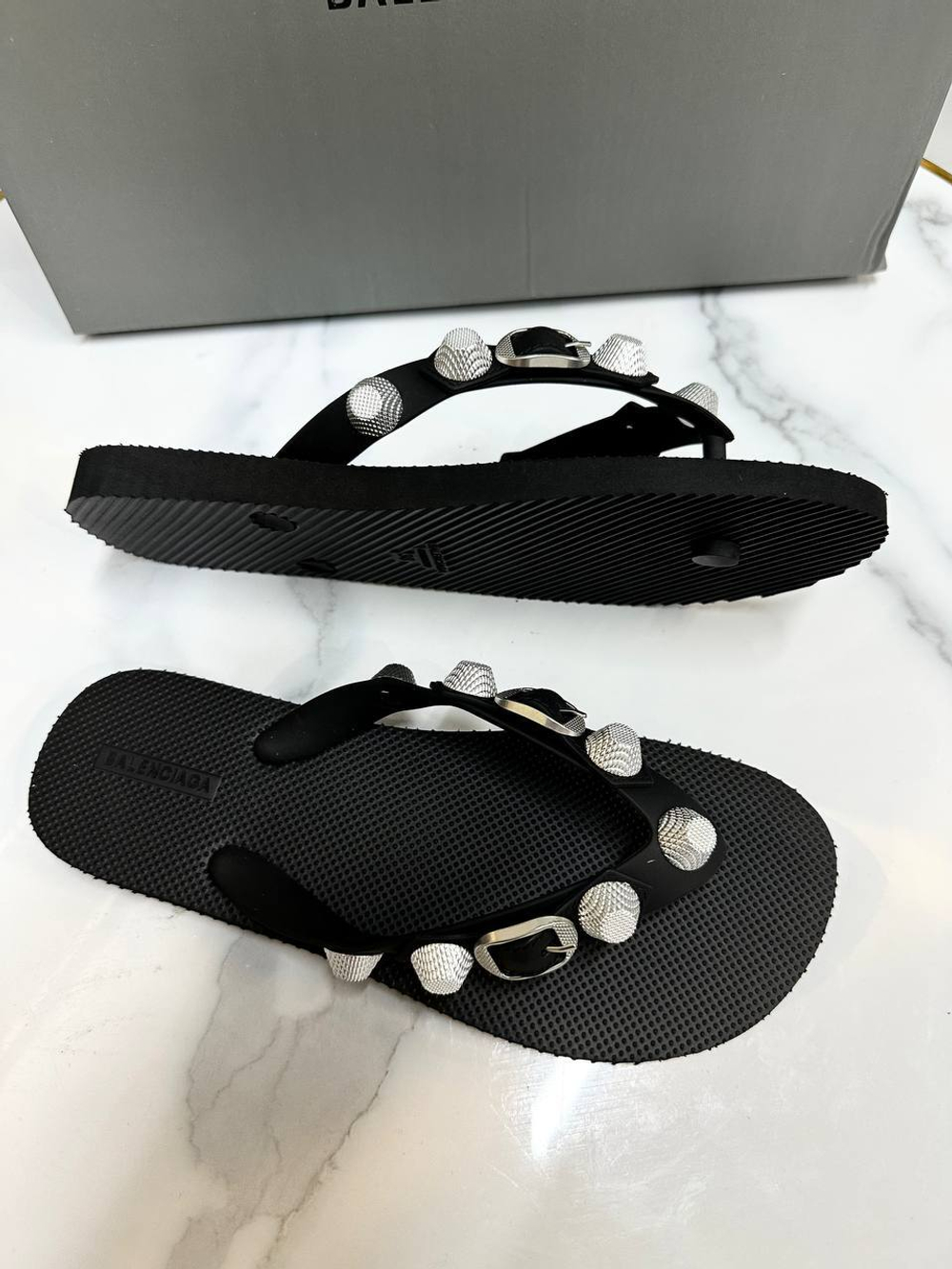 Шлепанцы Balenciaga