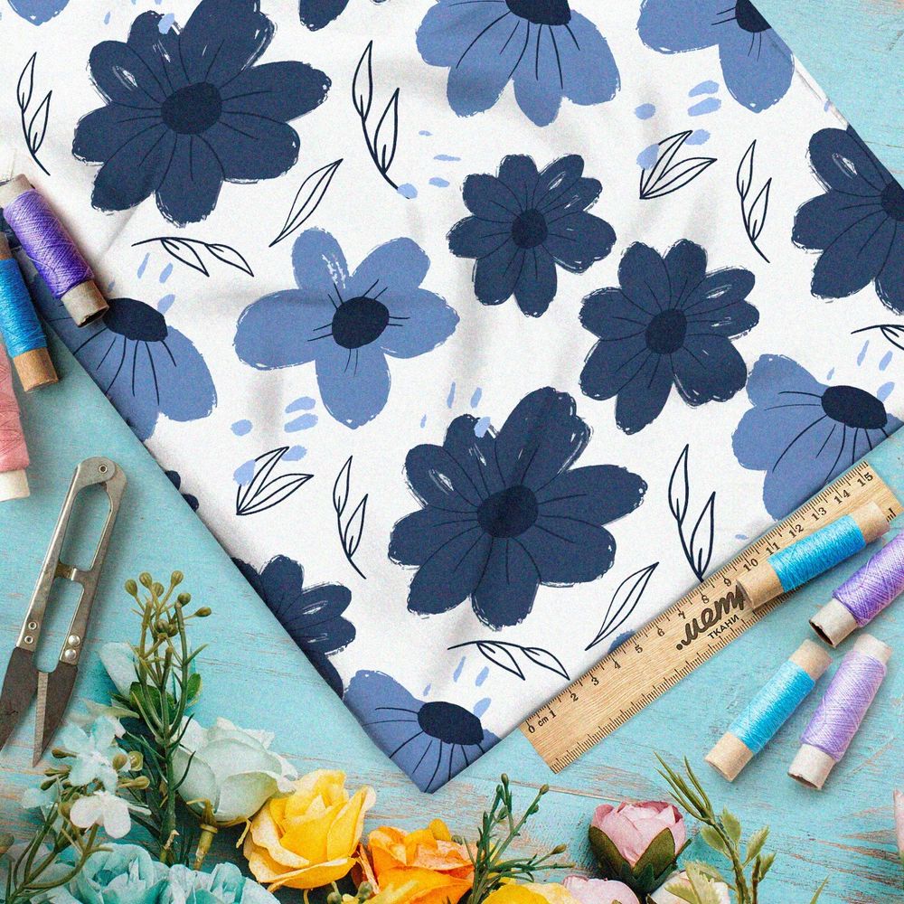 Ткань лён простые синие цветы на белом фоне