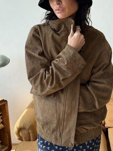 Удлиненная куртка из эко-замши рыжего цвета