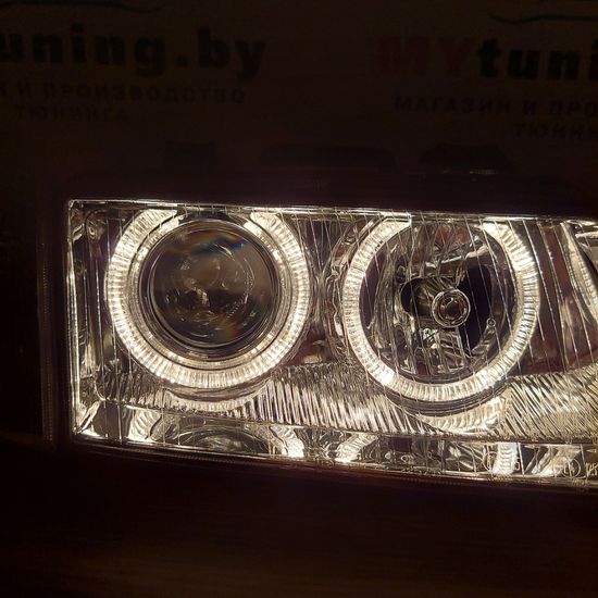 Передние фары Audi A4 B5 angel eyes chrome