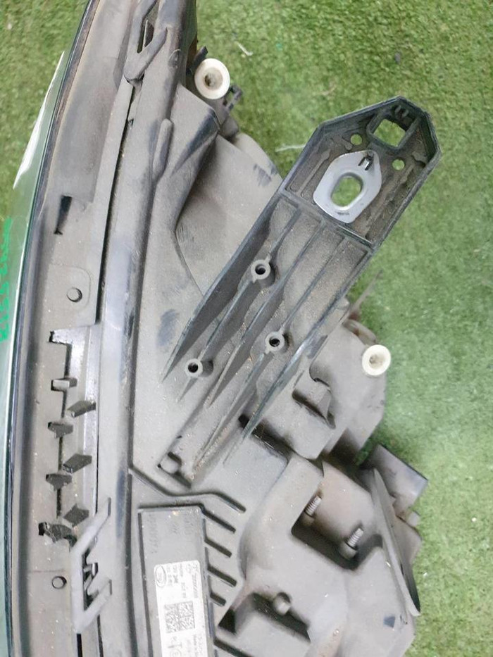 Фара правая Mercedes CLA C117 (2016-2019) LED