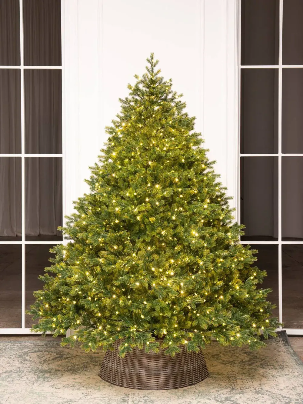 Елка с гирляндой «Эрмитажная» (Литая хвоя) 3 м