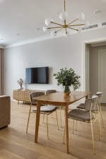 Обеденный стол