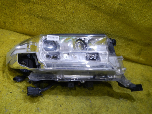 Ьитая Фара правая Land Cruiser 200 (15-21) LED