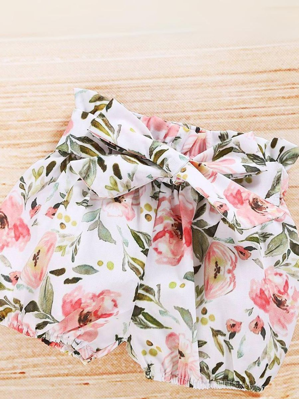 Летний костюм для девочки нарядный