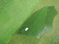 Стекло двери переднее правое Mercedes B w247 (2018-н.в.)