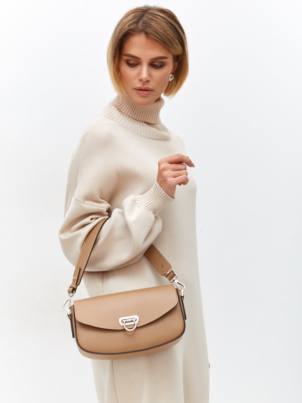 Сумка кожаная на плечо кросс-боди капучино