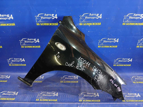 Крыло переднее правое MAZDA DEMIO 2002-2005