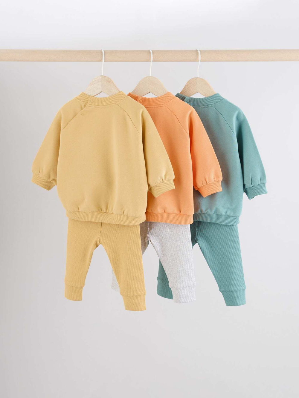 Лонгслив и брюки в комплекте для малышей Next B87-318, 3 шт., Бежевый, Голубой, Оранжевый