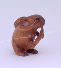 Нэцкэ Кролик с трубкой