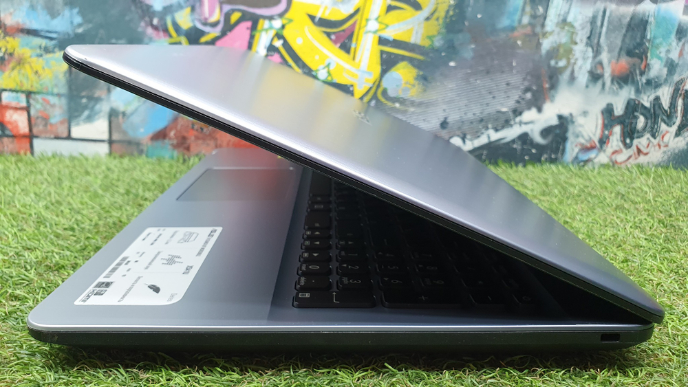 Ноутбук ASUS i3-6/8 Gb/920MX 2 ГБ/FHD/VivoBook X541UV-DM1609 [90nb0cg3-m24160]/ Windows 10