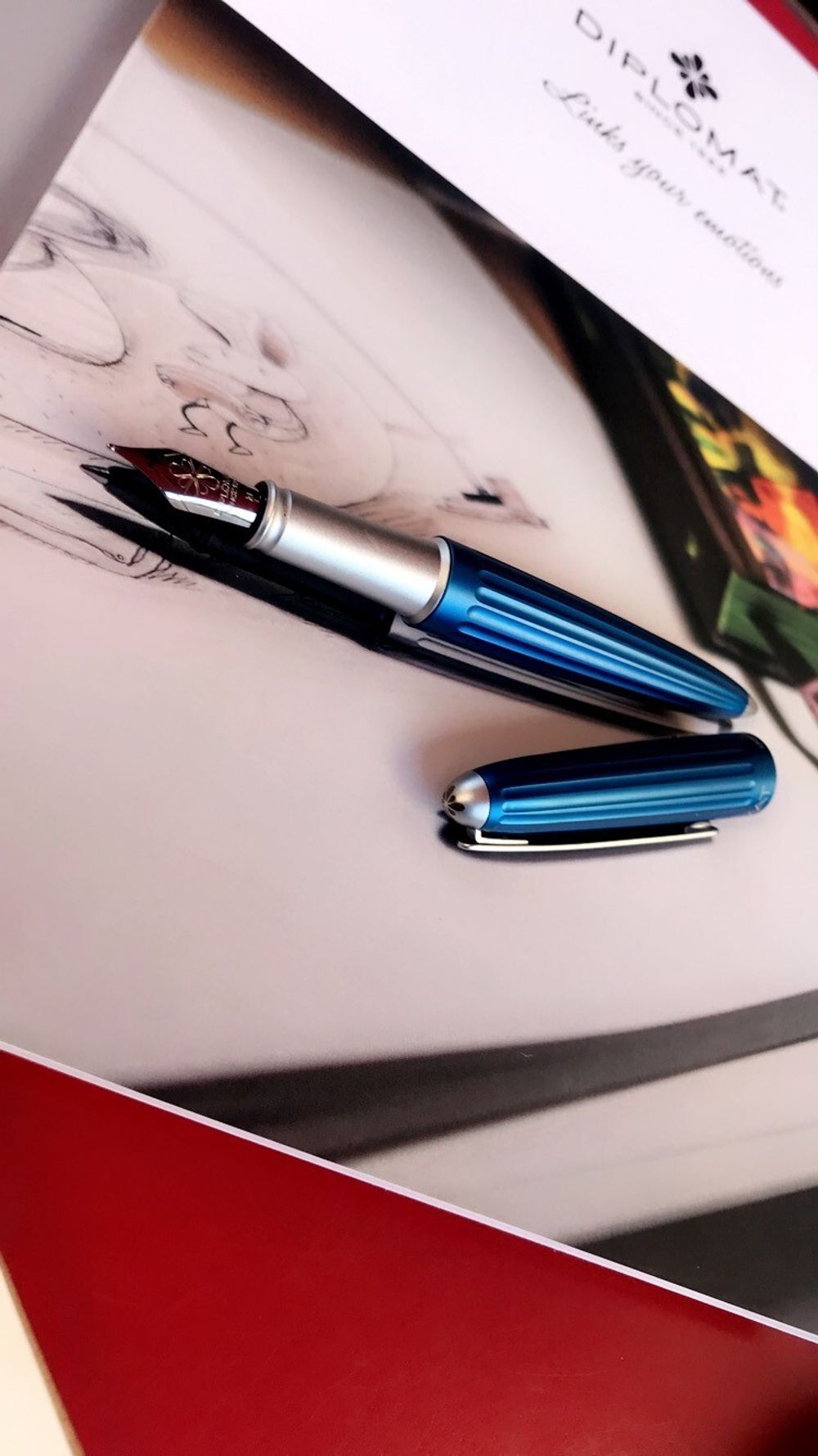 Перьевая ручка Diplomat Aero blue F (D40306023) 10