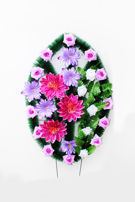 Венок с георгинами