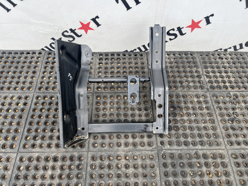 Кронштейн корпуса подножек левый 2023г.