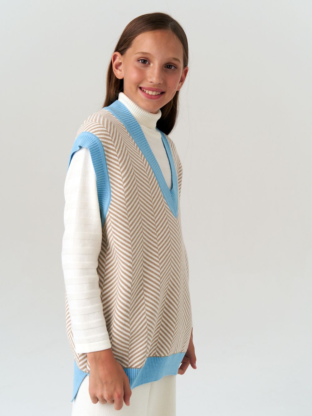 Жилетка для девочки в школу AT953 темно-бежевый