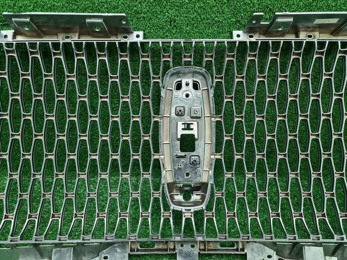 Решетка радиатора Lincoln Navigator 4 (2017-2022)