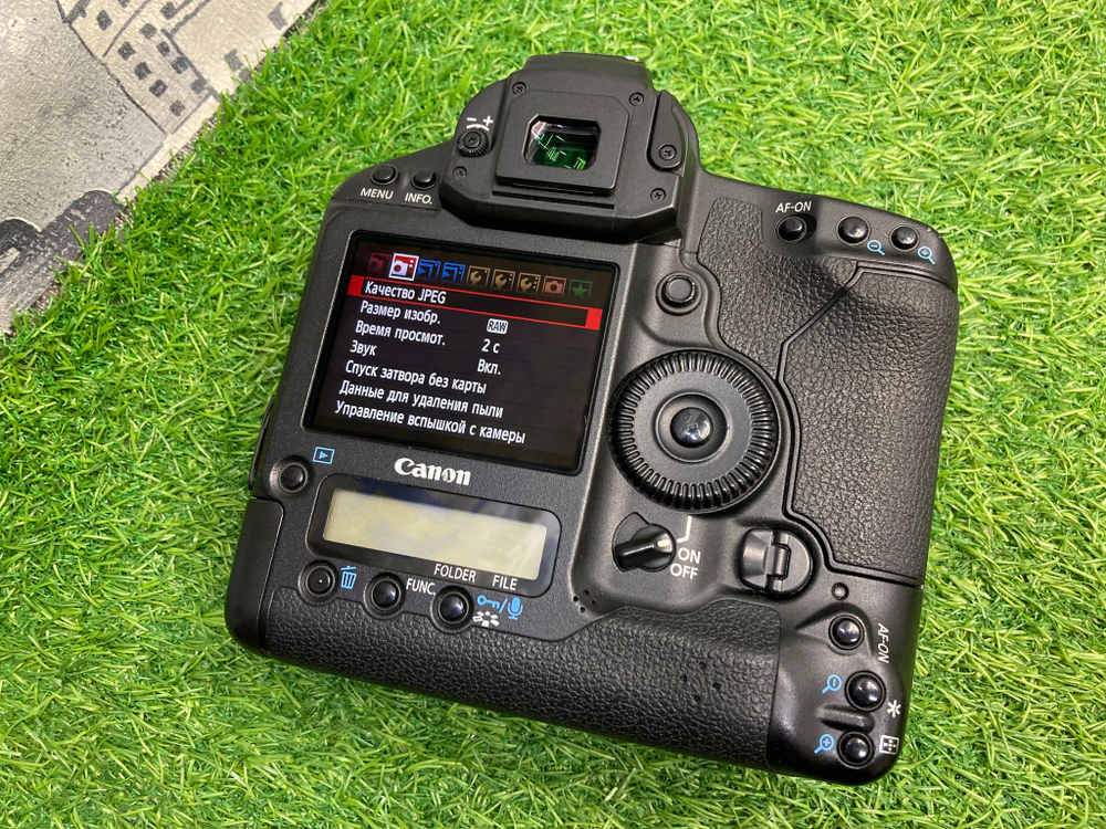 Canon EOS 1D Mark IV 271.000 кадров