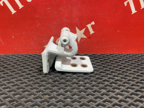 Петля двери нижняя левая 2022г