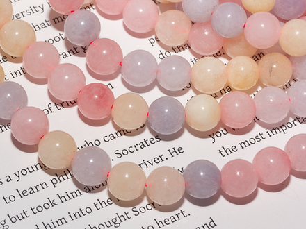 Нить бусин из тонированного кварца 8,5мм