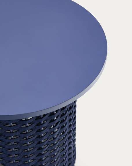 Уличный приставной столик Sedalis из алюминия и веревочного шнура синего цвета Ø50 см