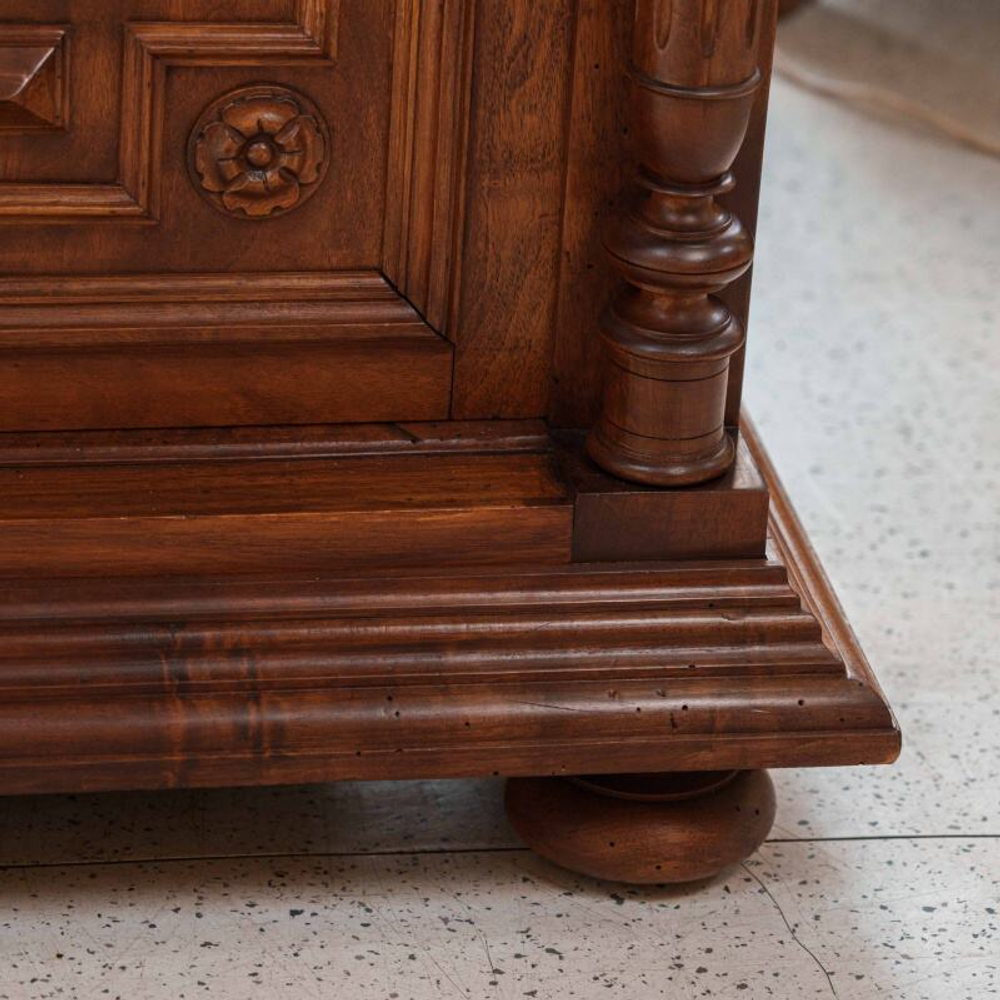 Буфет в стиле Ренессанс