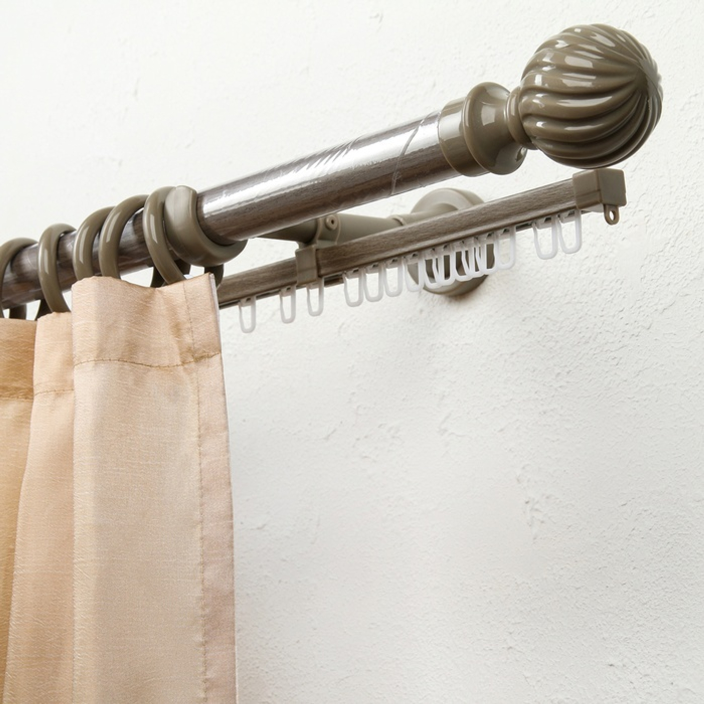 Карниз настенный «Эра»–это двухрядный карниз d 28мм.