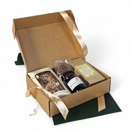 Подарочная коробка "Изумрудная сказка"