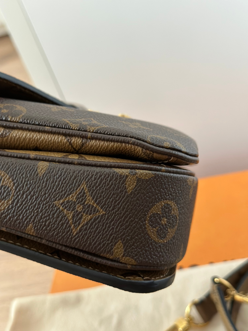 Сумка Louis Vuitton POCHETTE METIS