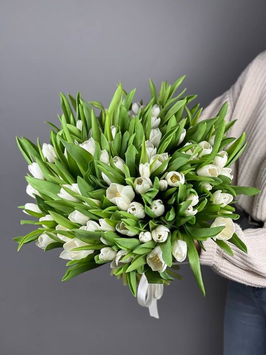 Букет белых тюльпанов (под ленту)